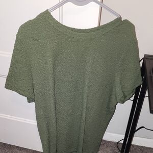 Time and Tru Olive Textured Short Sleeve Tee